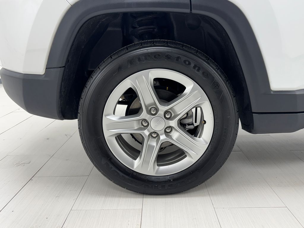 2024 Jeep Compass Latitude photo 32