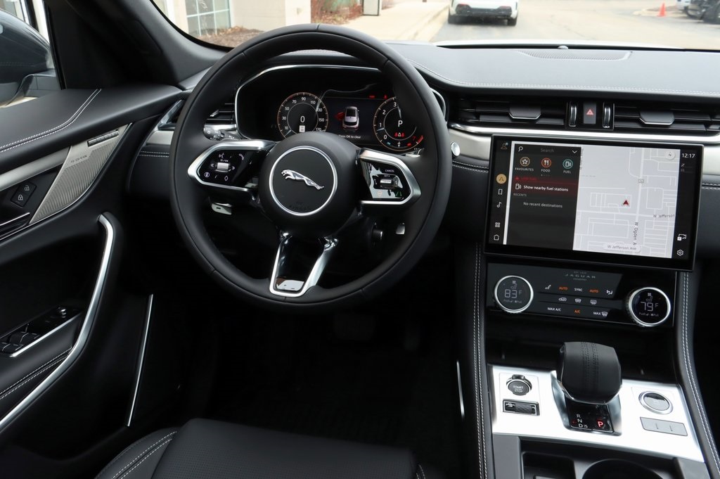 2026 JAGUAR F-PACE - Image 15