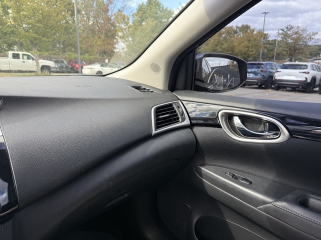 2016 Nissan Sentra SV photo 2