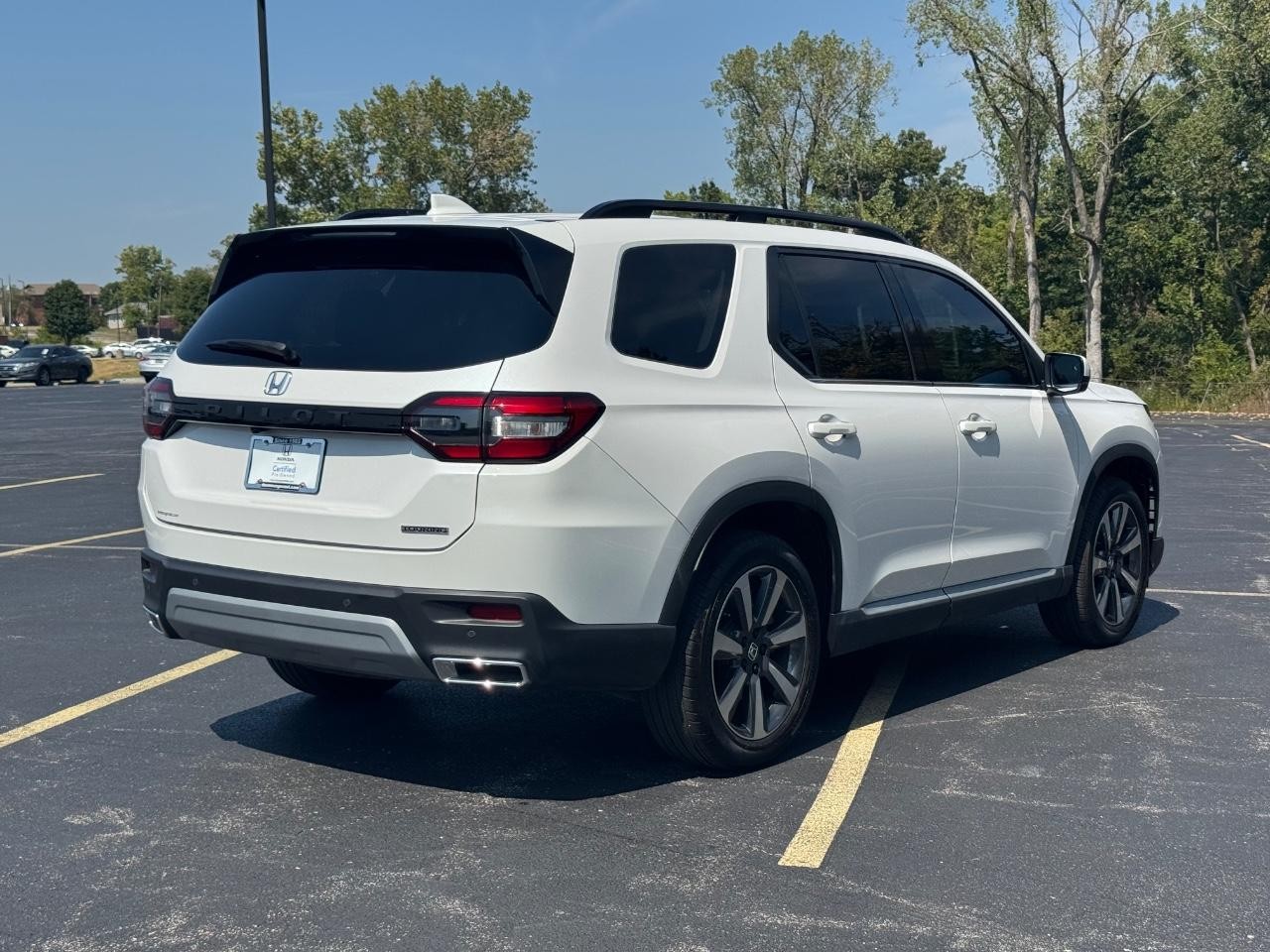 2025 Honda Pilot Touring photo 2