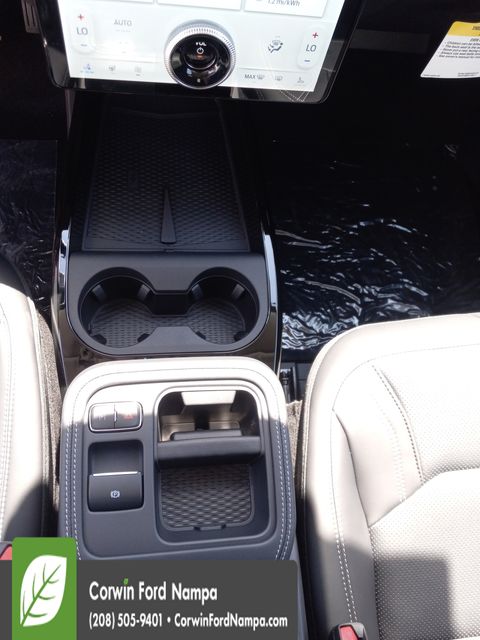 New 2025 Star White Metallic Tri-Coat Ford Premium image 22