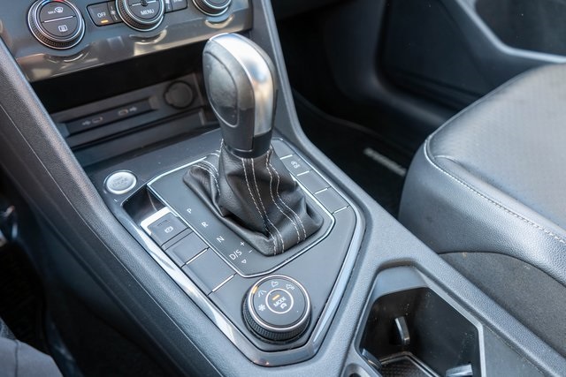 2021 Volkswagen Tiguan SE photo 24