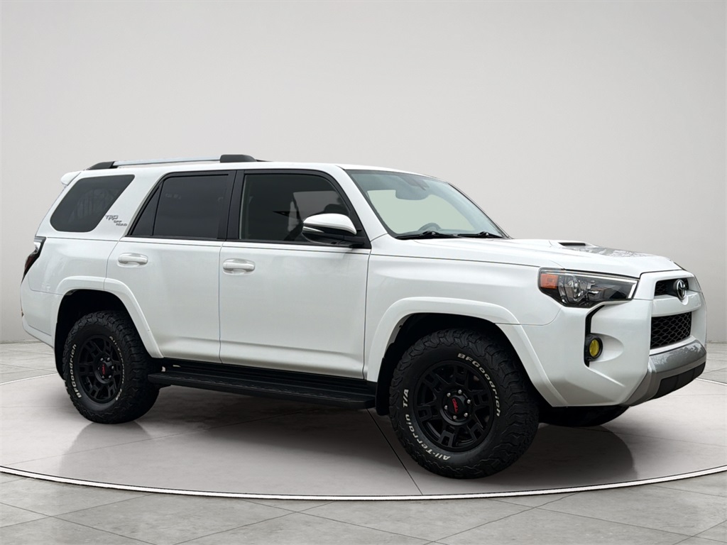 2018 Toyota 4Runner Off-Road Premium's photo
