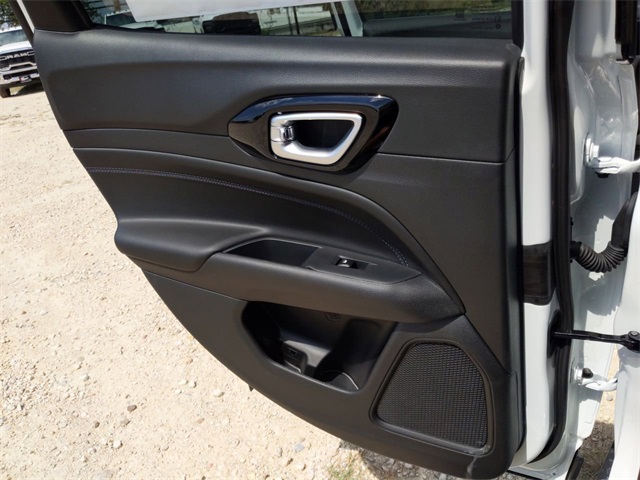 2026 Jeep Compass Latitude photo 15