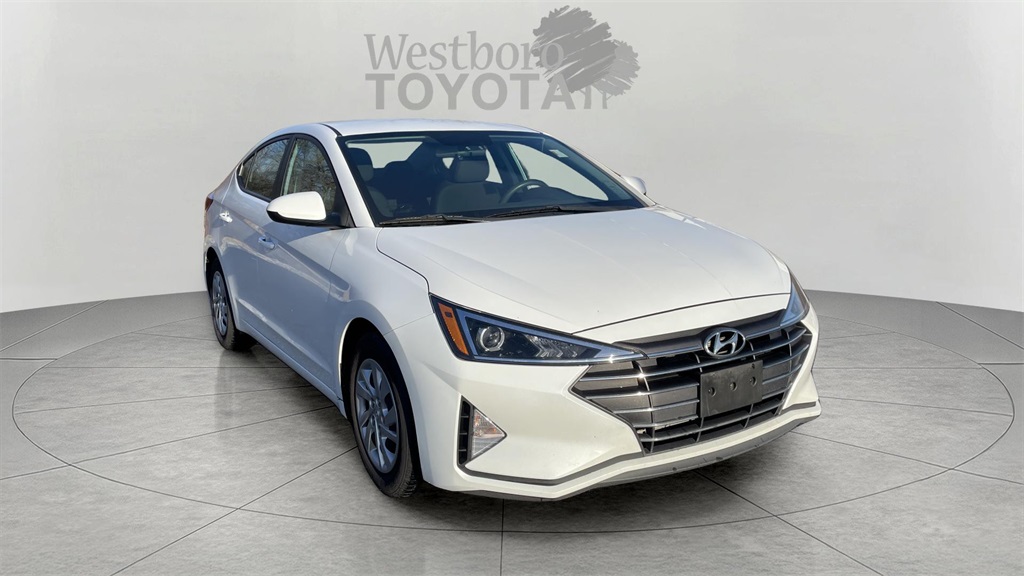 2019 Hyundai Elantra SE's photo