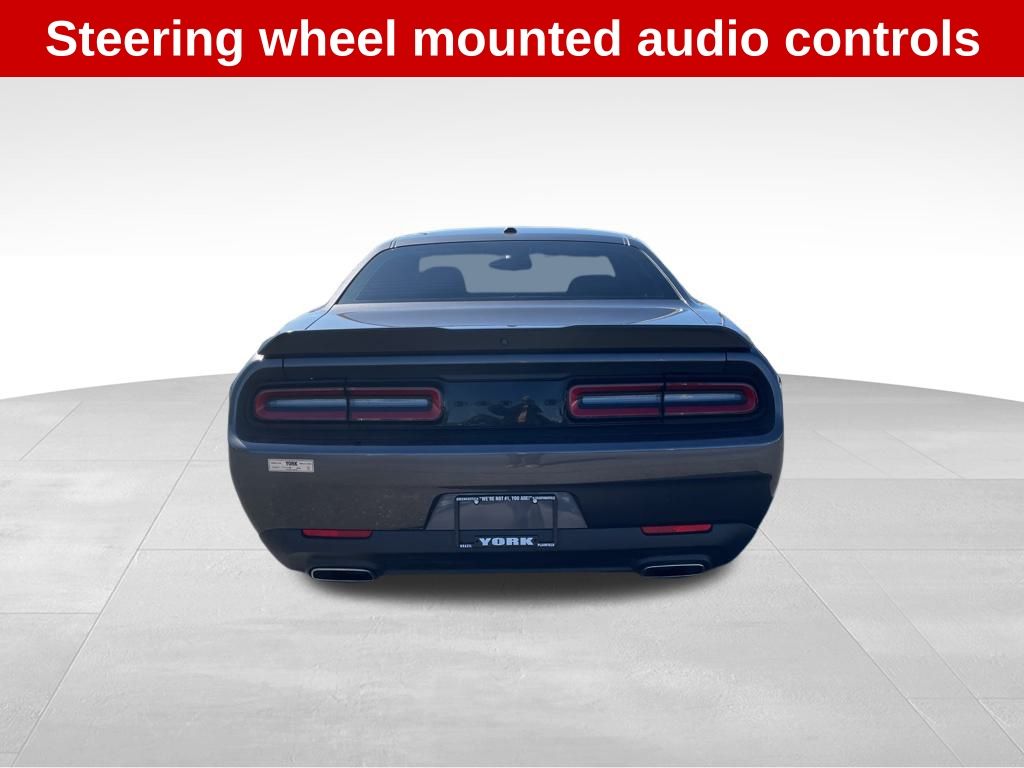 2021 Dodge Challenger SXT photo 4
