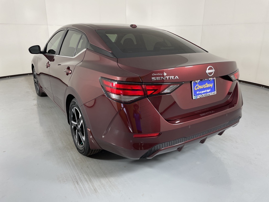 2025 Nissan Sentra SV photo 3