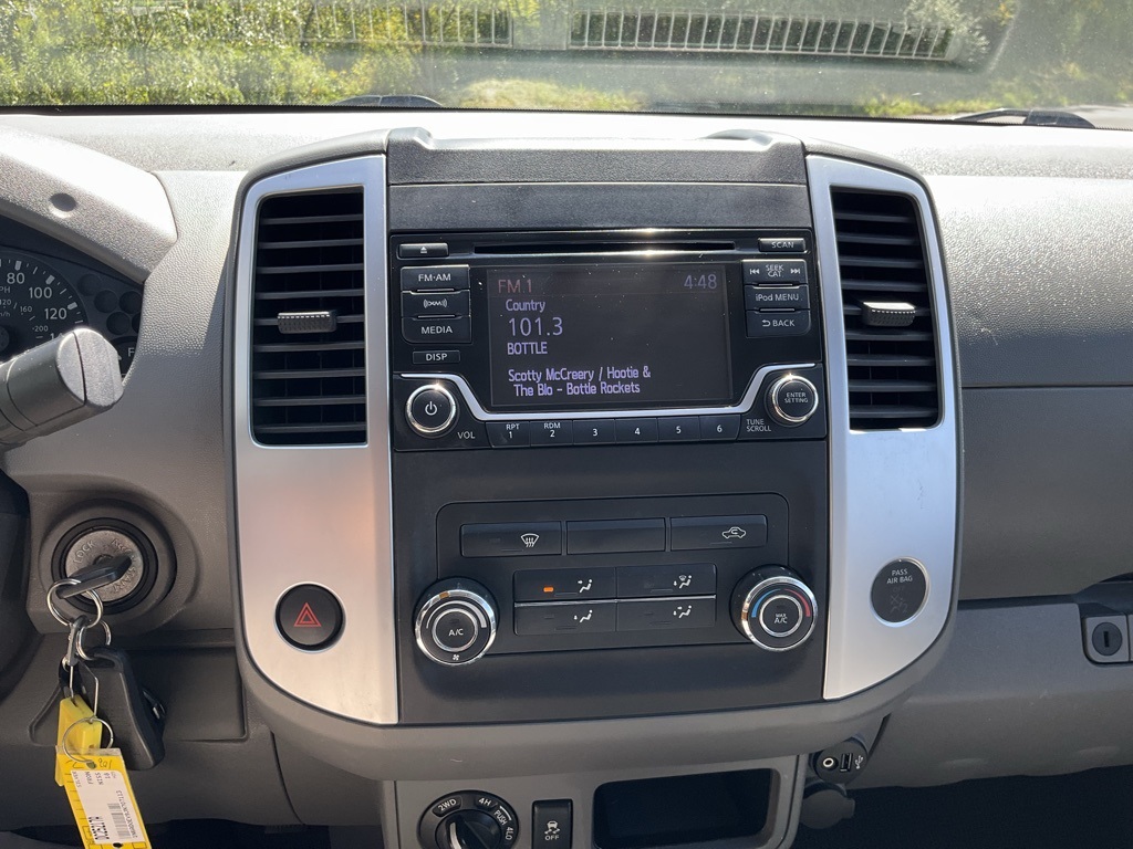 2018 Nissan Frontier SV photo 3