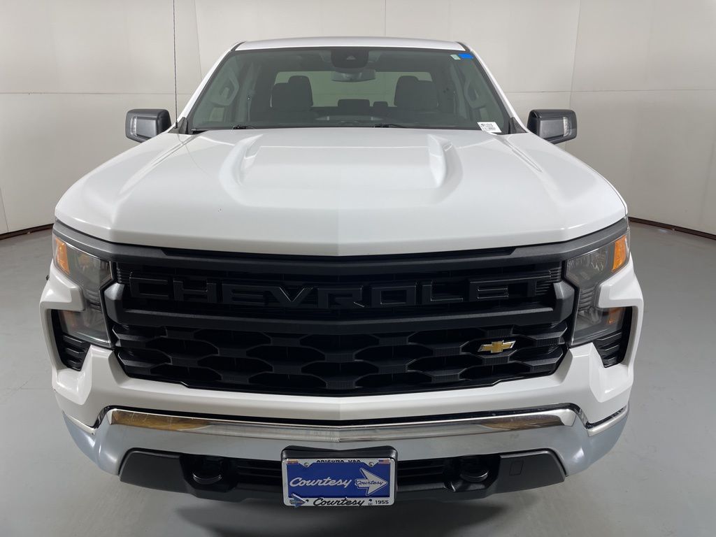 2023 Chevrolet Silverado 1500 photo 3