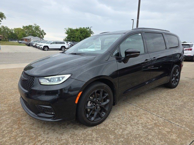 2021 Chrysler Pacifica Limited photo 3
