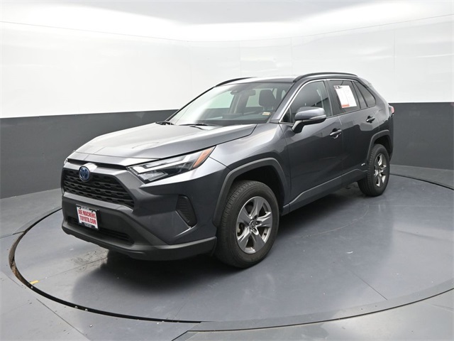2024 Toyota RAV4 Hybrid XLE photo 2