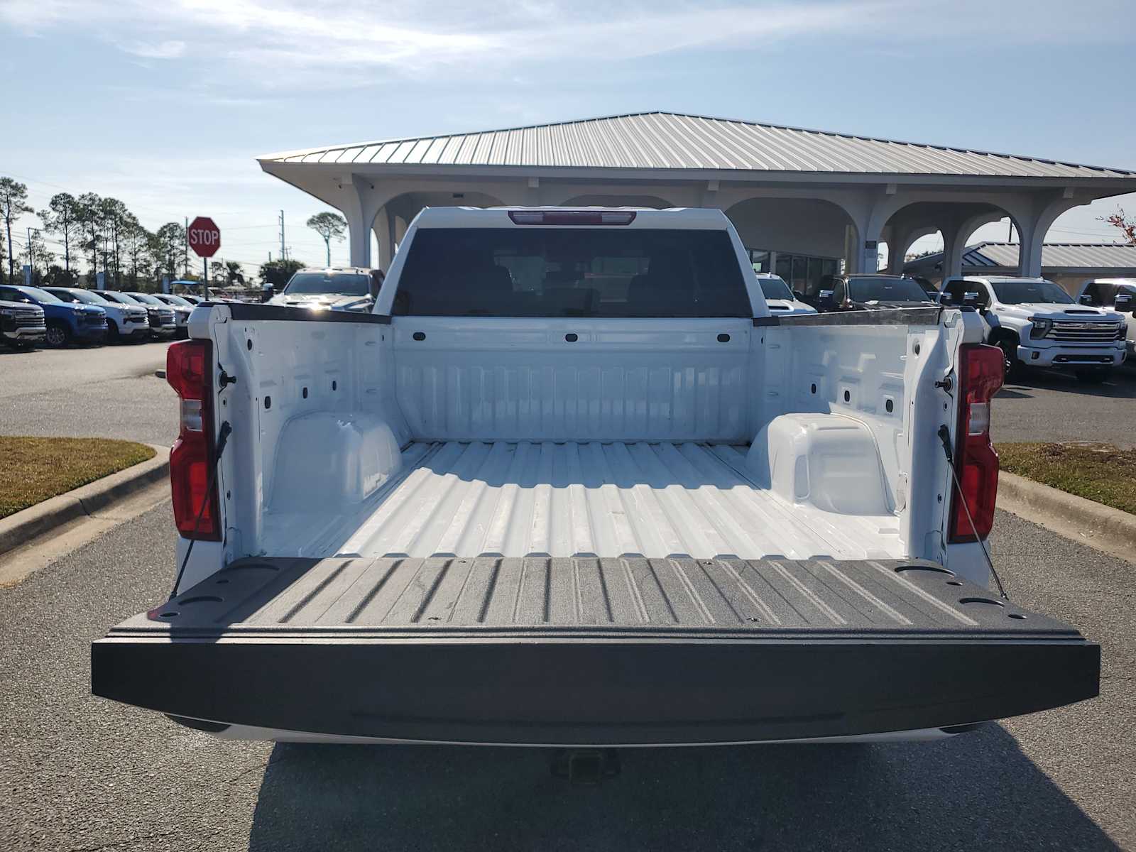 2022 Chevrolet Silverado 1500 Custom photo 4