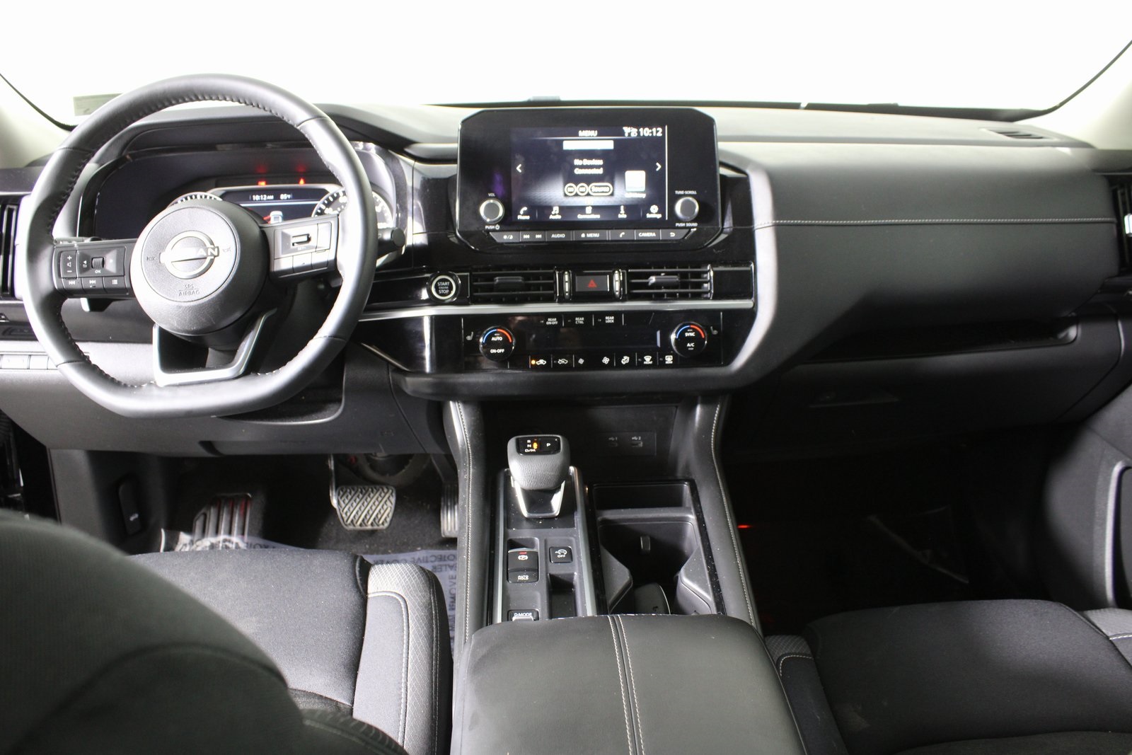 2024 Nissan Pathfinder SV photo 13