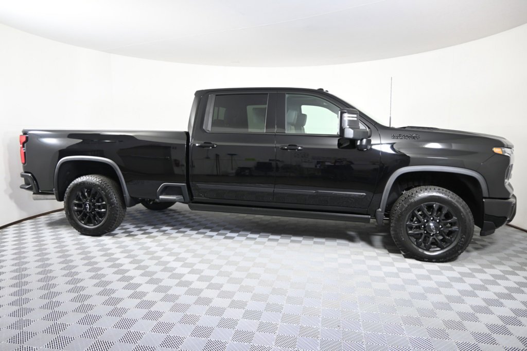 2026 Chevrolet Silverado 2500HD High Country photo 9