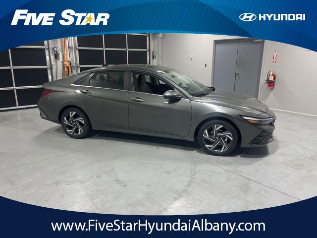 2025 Hyundai Elantra Limited's photo