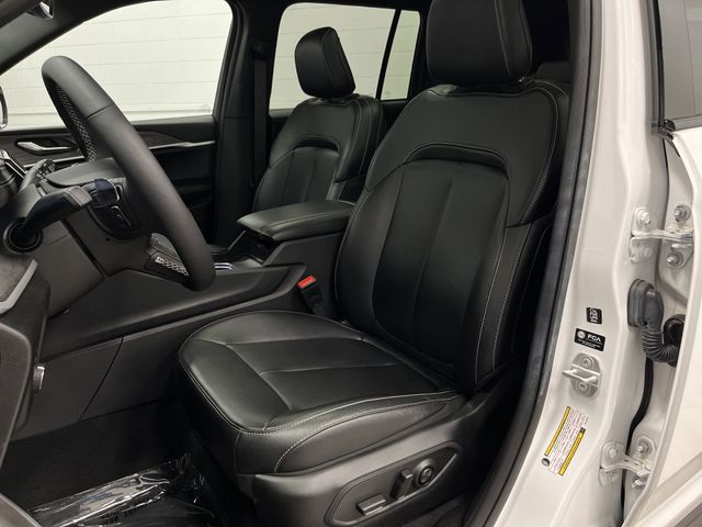 2024 Jeep Grand Cherokee Limited photo 3
