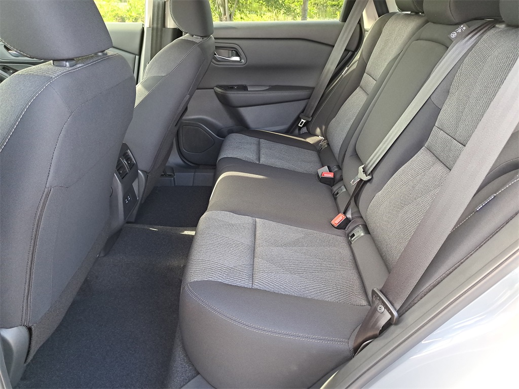 2026 Nissan Rogue SV photo 12