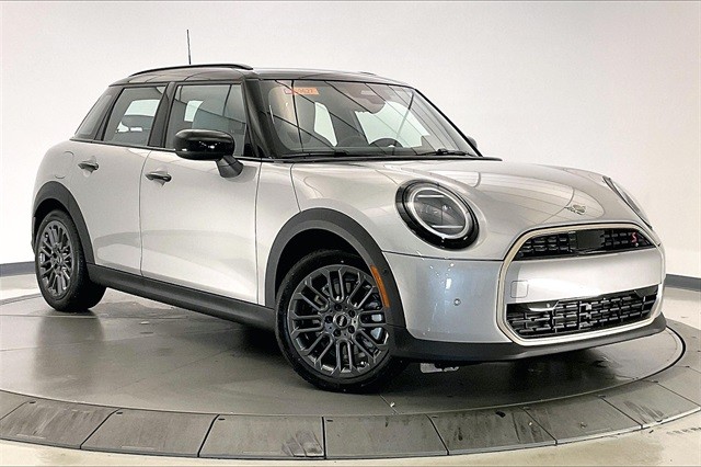 Pre-Owned 2025 MINI Cooper S Hardtop 4 Door Signature Plus 4D Hatchback