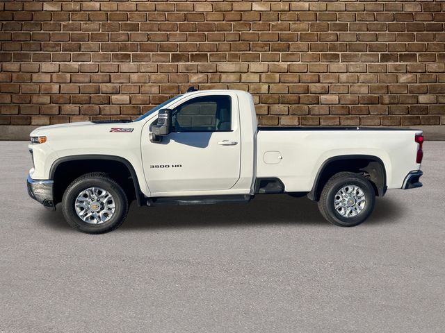 2024 Chevrolet Silverado 3500HD LT photo 2