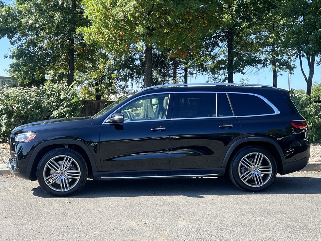 2024 Mercedes Benz GLS 450 4MATIC photo 6
