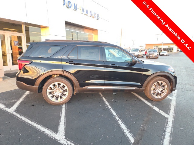 2025 Ford Explorer photo 4