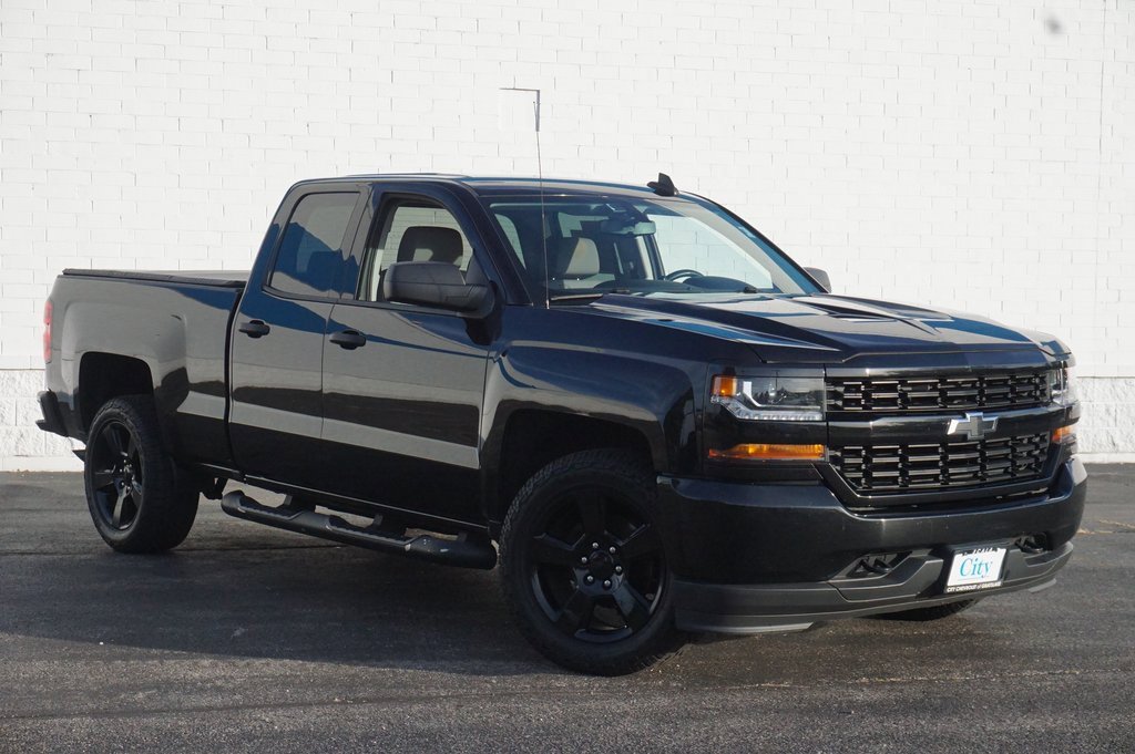 Used 2018 Chevrolet Silverado 1500 Custom with VIN 1GCVKPEC7JZ288656 for sale in Grayslake, IL