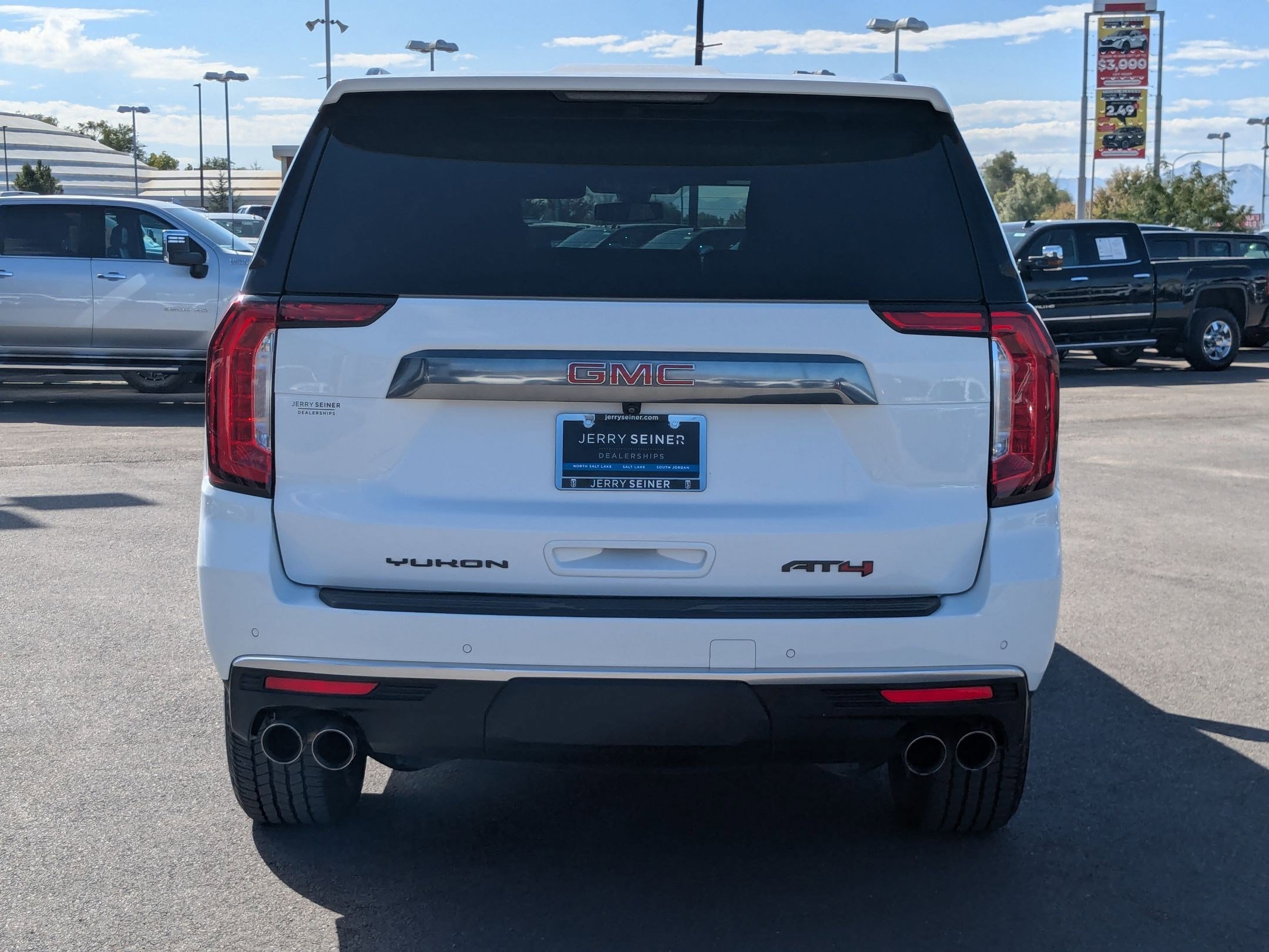 2022 Gmc Yukon AT4 photo 2