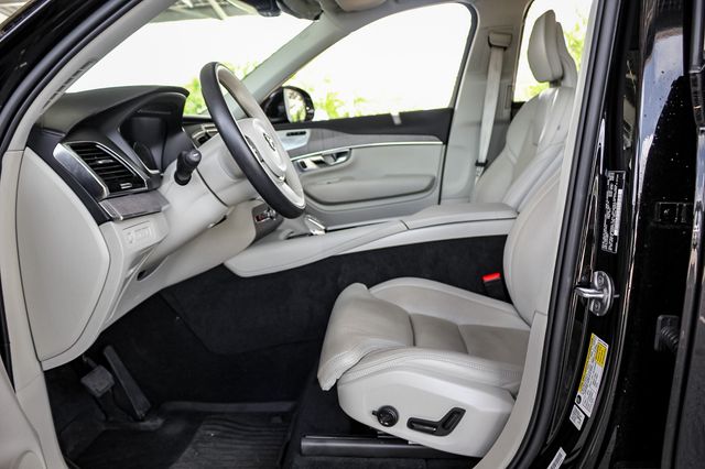 2022 Volvo XC90 Recharge T8 Inscription photo 8