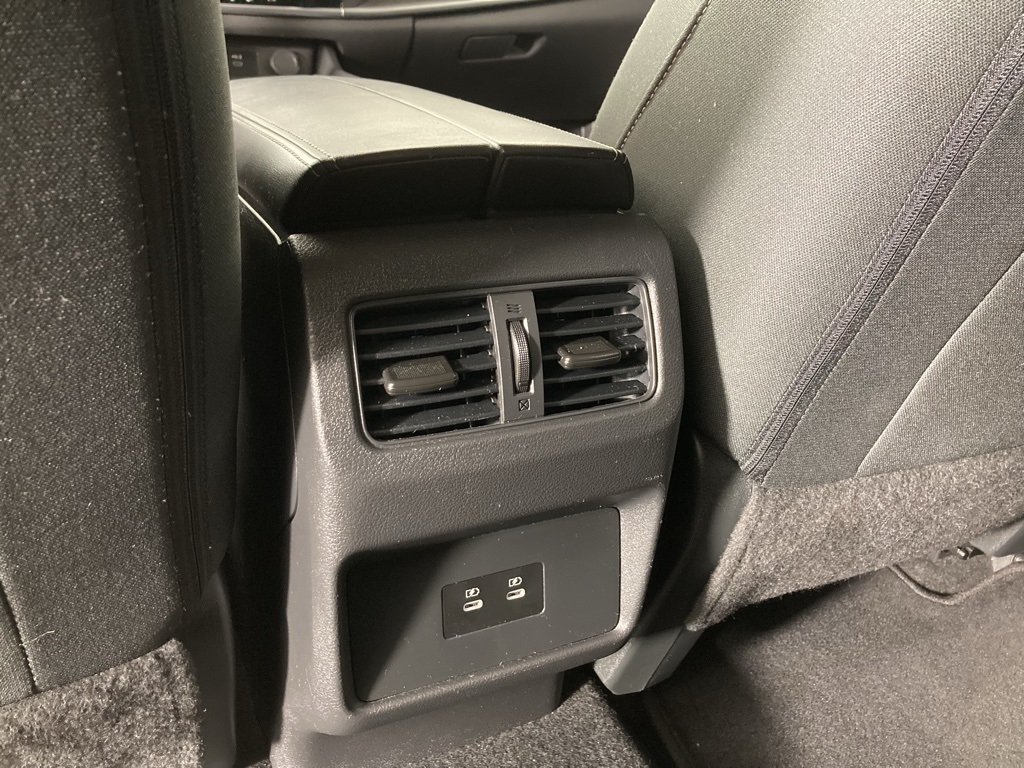 2024 Nissan Rogue SV photo 6