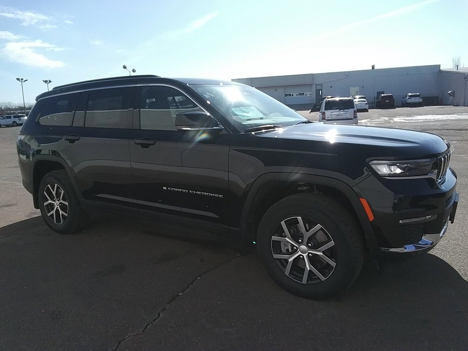 2025 Jeep Grand Cherokee L photo 4