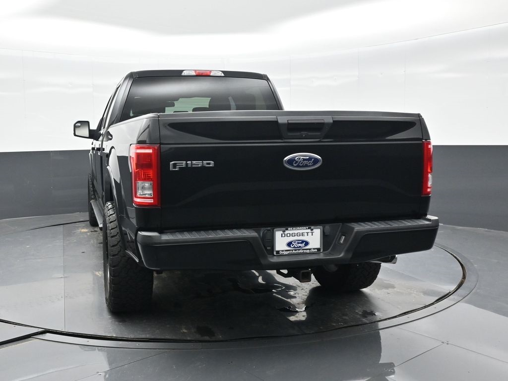 2017 Ford F-150 XLT photo 2