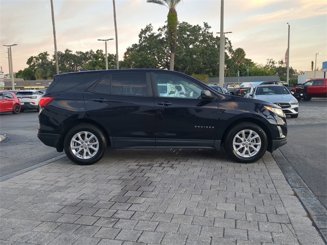 2020 Chevrolet Equinox LS photo 3