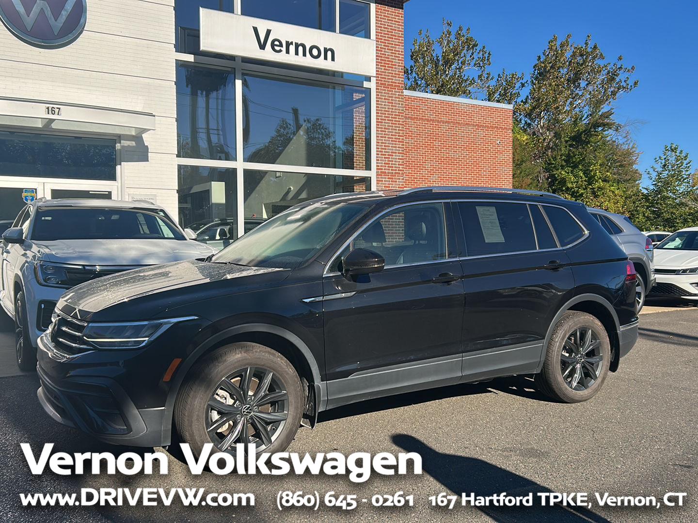 2024 Volkswagen Tiguan SE's photo