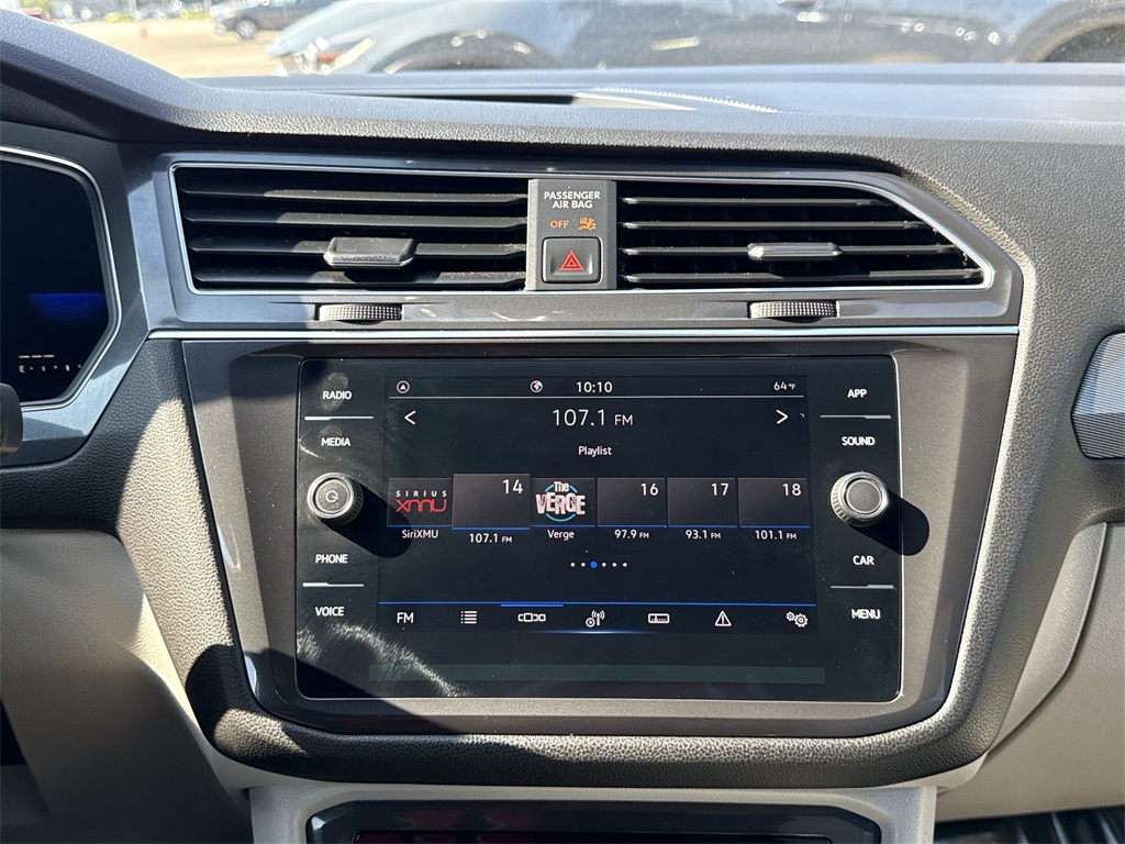 2023 Volkswagen Tiguan SE R-Line Black photo 16
