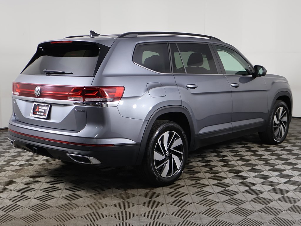 2024 Volkswagen Atlas SE Technology photo 8