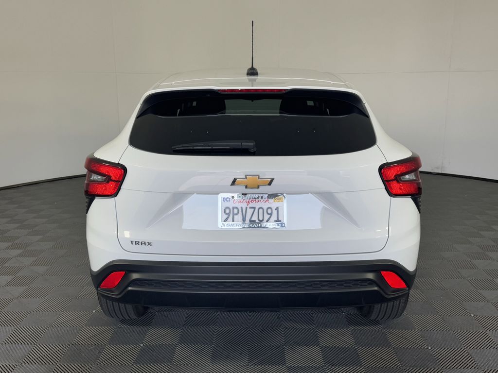 2024 Chevrolet Trax LS photo 5