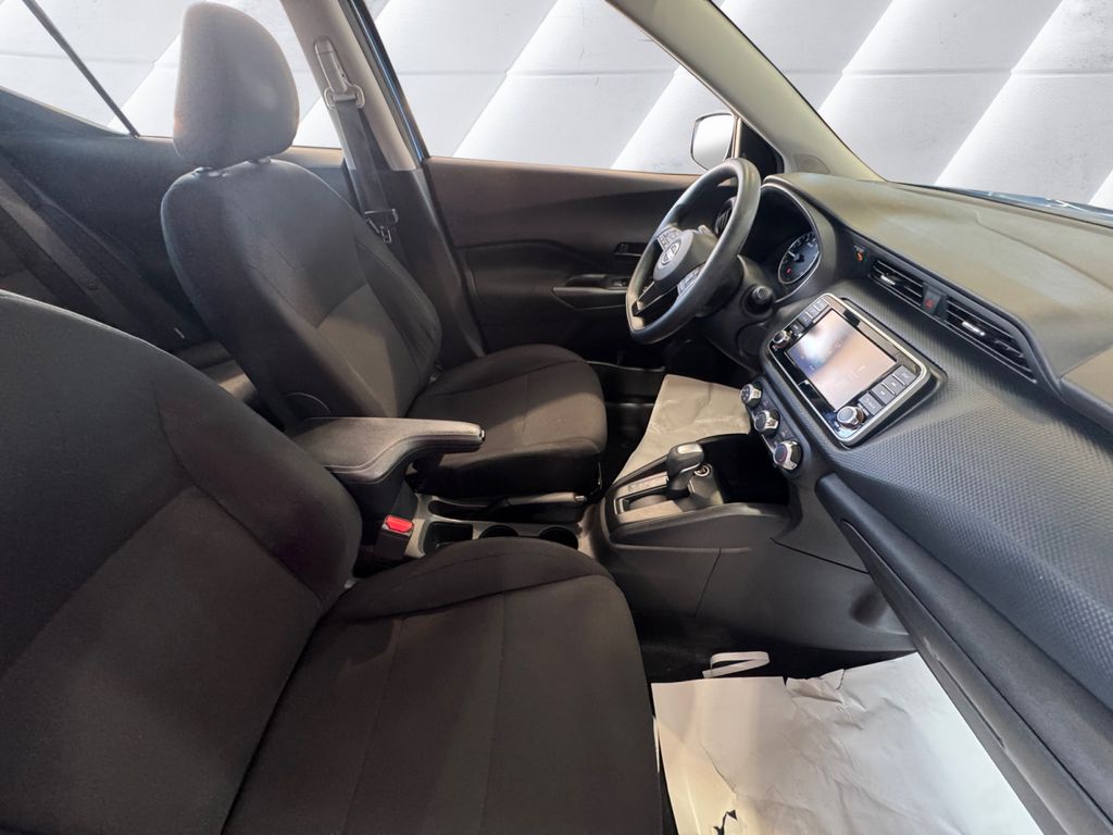 2023 Nissan Kicks S photo 13