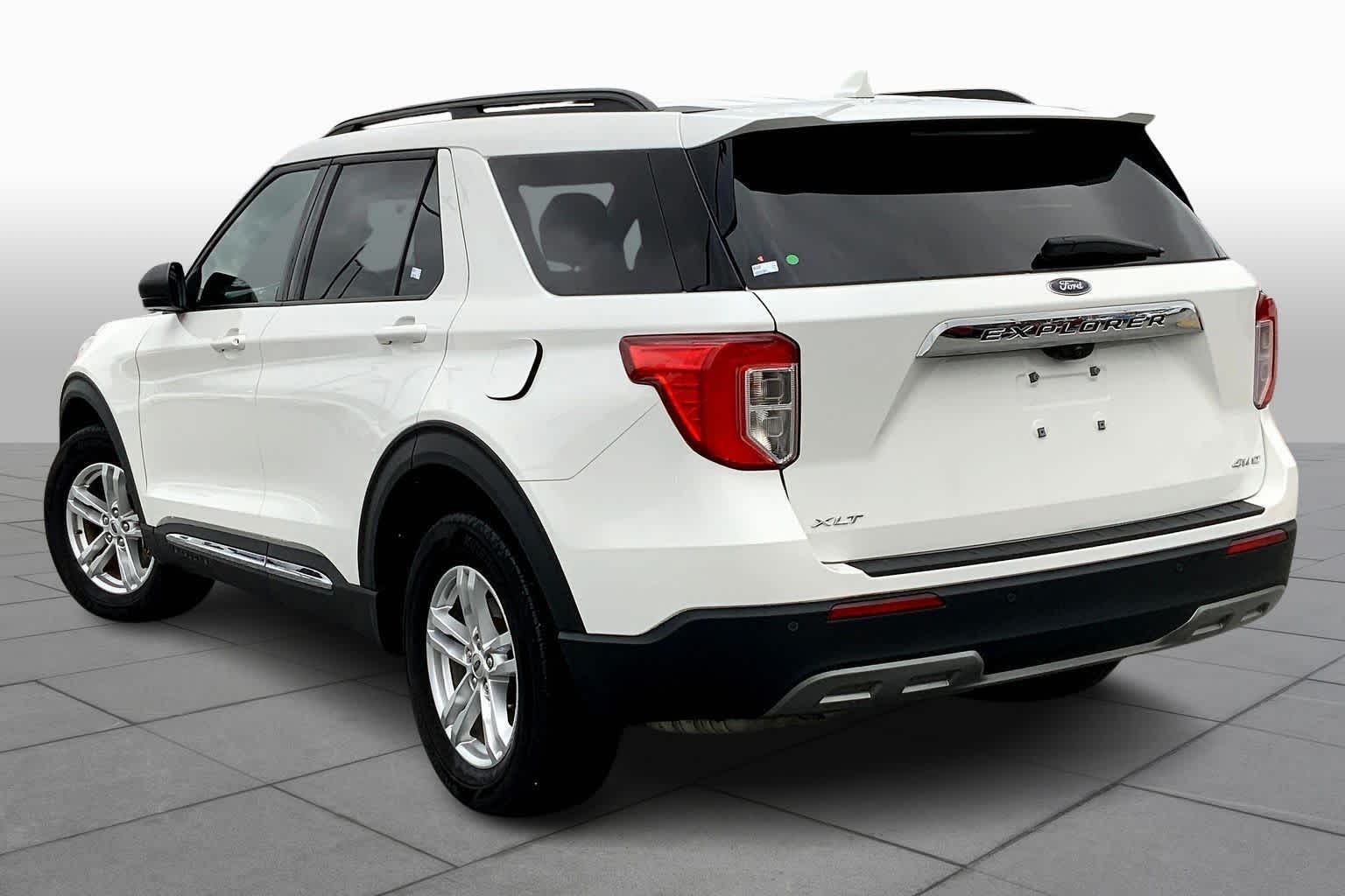 2022 Ford Explorer XLT photo 3