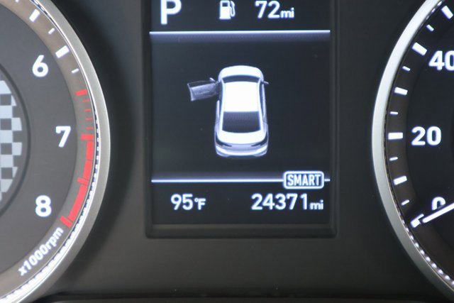 2020 Hyundai Elantra SEL photo 21