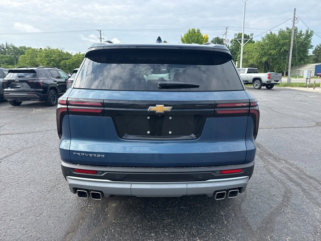 2025 Chevrolet Traverse photo 3