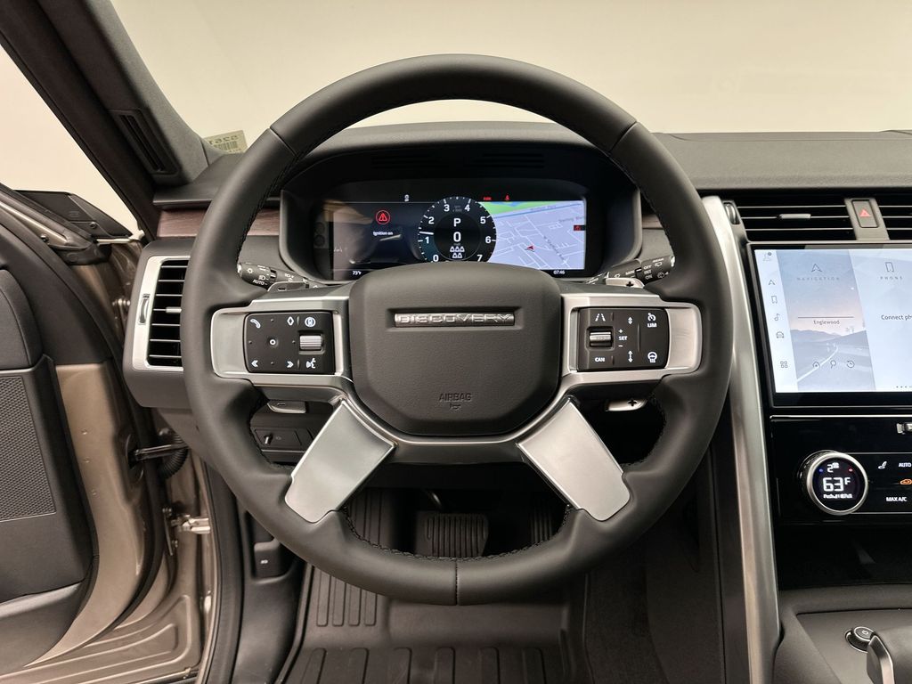 2025 Land Rover Discovery S photo 13
