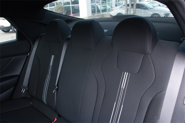2025 Hyundai Elantra SEL Sport photo 14