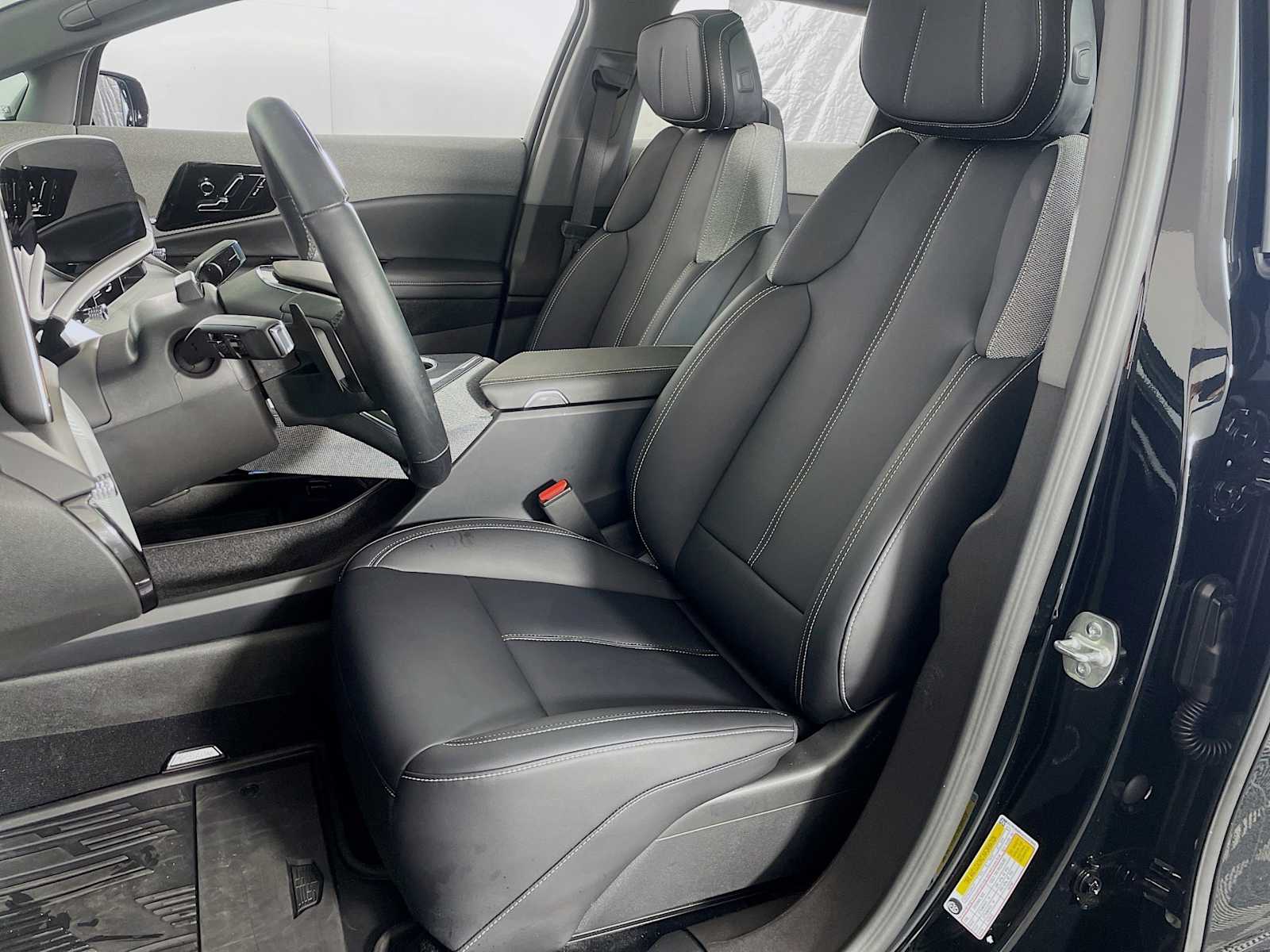 2025 Cadillac Optiq Luxury photo 3