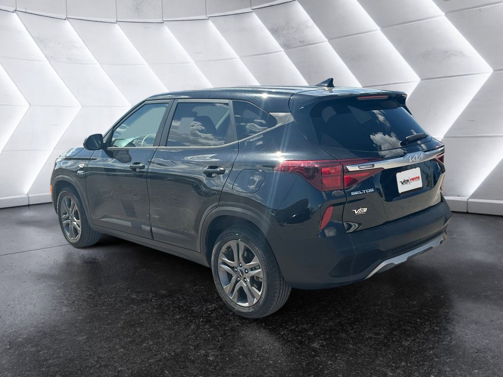2023 Kia Seltos LX photo 6