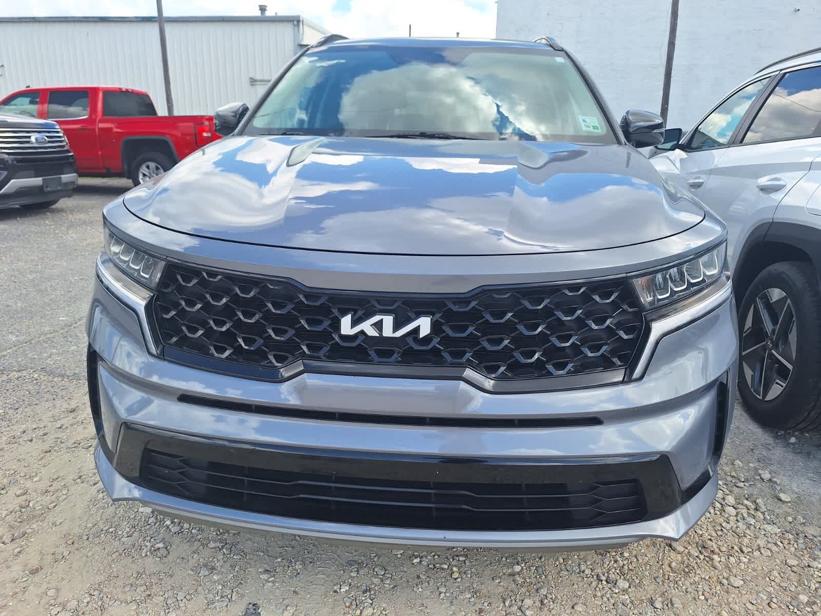 2022 Kia Sorento S photo 2