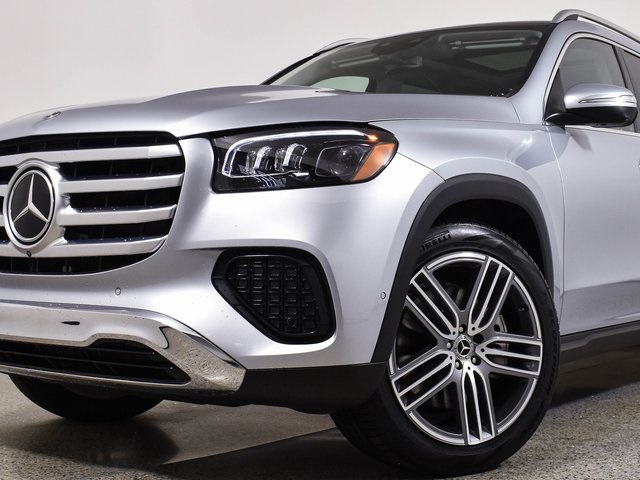 2024 Mercedes Benz GLS 450 photo 2