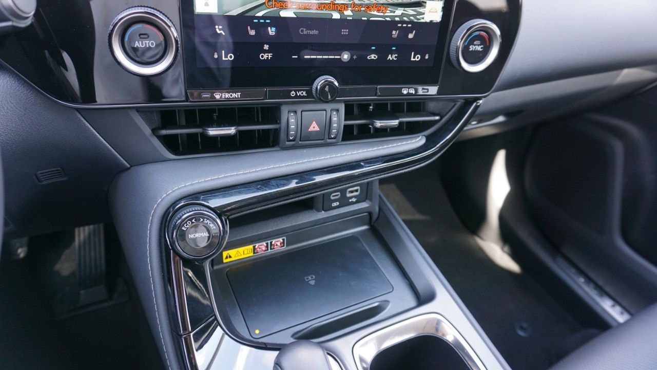 2025 Lexus NX Premium photo 18
