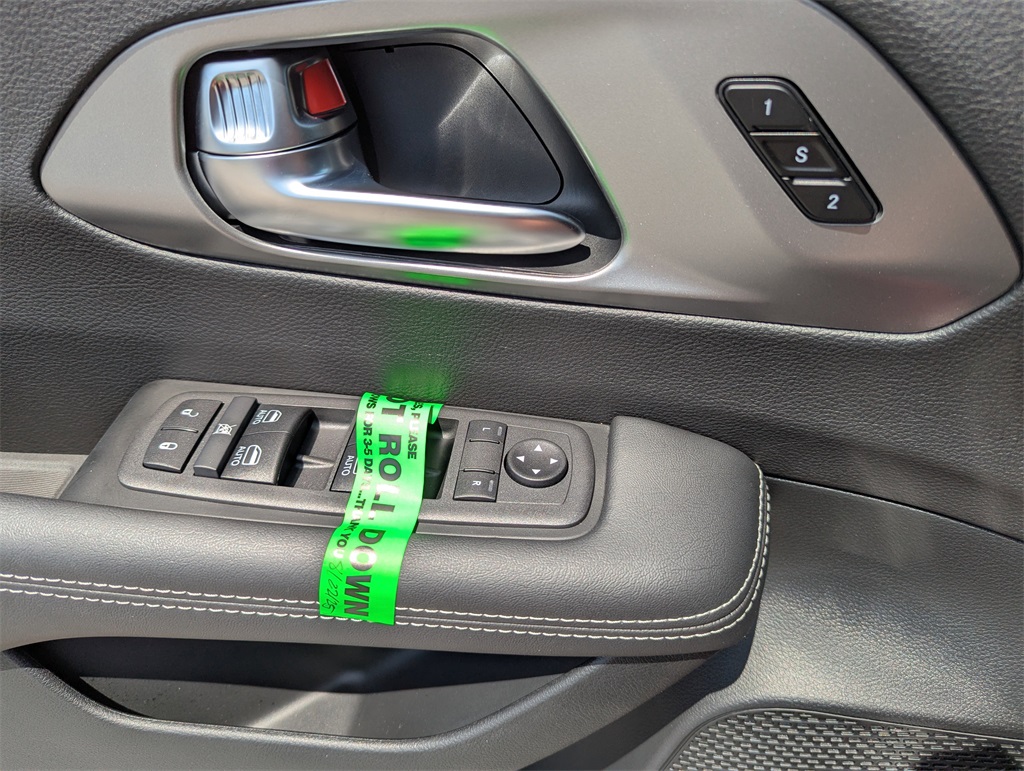 2026 Chrysler Pacifica photo 17