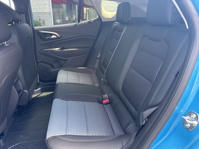 2025 Chevrolet Trax LT photo 26