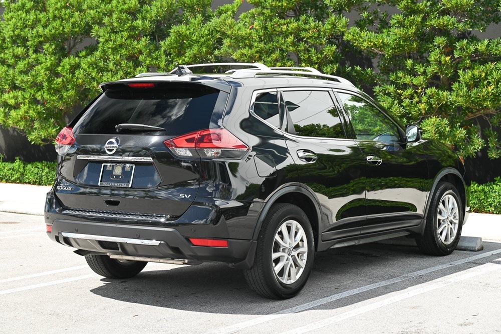 2020 Nissan Rogue SV photo 4